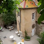 Les Remparts Et Demeures Historiques