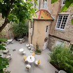 Les Remparts Et Demeures Historiques