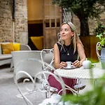 Les Remparts Et Demeures Historiques Hotel