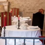 Les Remparts Et Demeures Historiques Hotel
