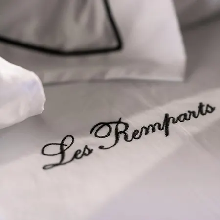 Les Remparts Et Demeures Historiques Beaune (Cote d'Or)