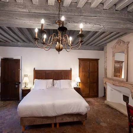 Les Remparts Et Demeures Historiques Szálloda 4*