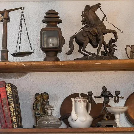 Les Remparts Et Demeures Historiques ביון