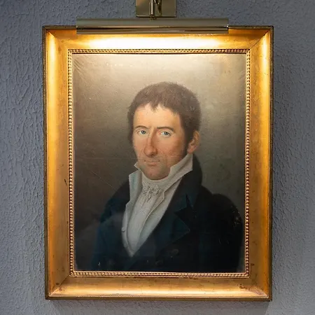 Les Remparts Et Demeures Historiques 4* ביון