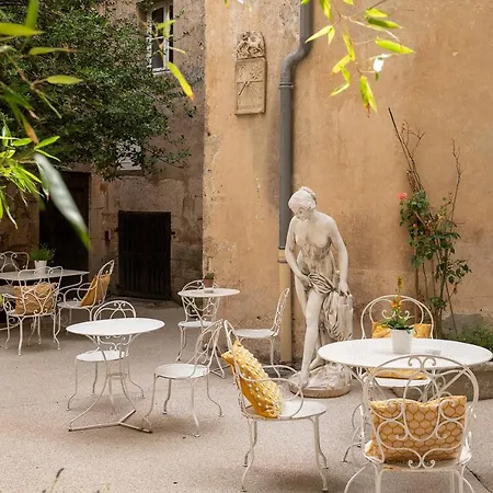 Les Remparts Et Demeures Historiques Otel