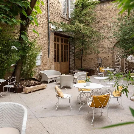 Les Remparts Et Demeures Historiques Beaune (Cote d'Or)