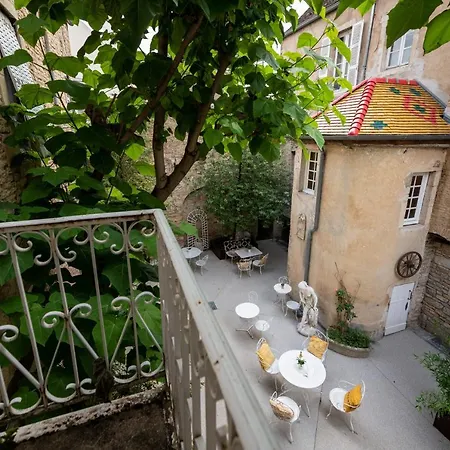 Les Remparts Et Demeures Historiques Hotel