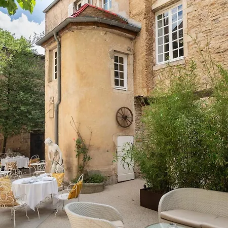 Hotel Les Remparts Et Demeures Historiques 4*