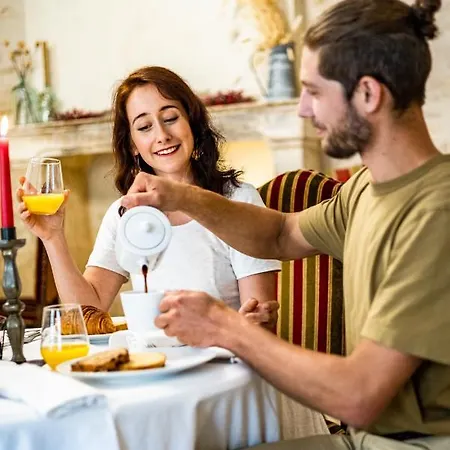 Les Remparts Et Demeures Historiques