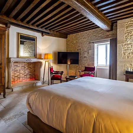 Les Remparts Et Demeures Historiques