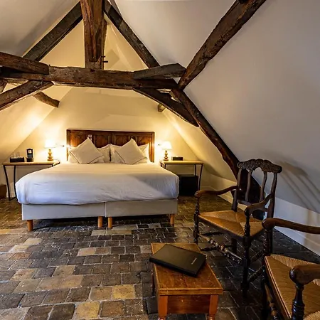Les Remparts Et Demeures Historiques Hotel 4*