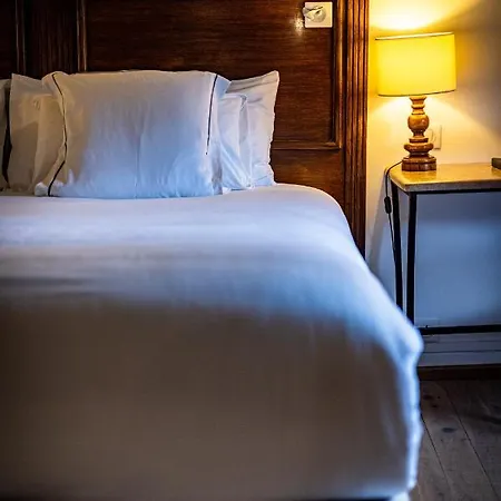 Les Remparts Et Demeures Historiques