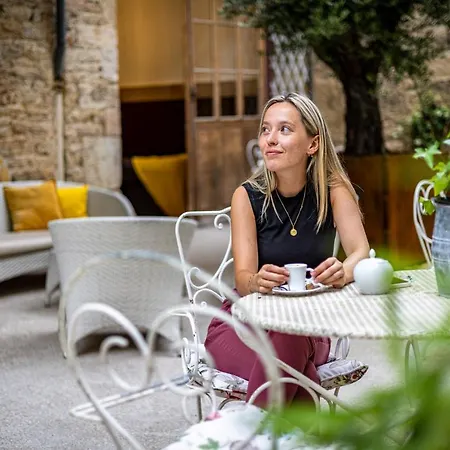 Les Remparts Et Demeures Historiques Hotel