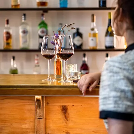 Les Remparts Et Demeures Historiques מלון ביון