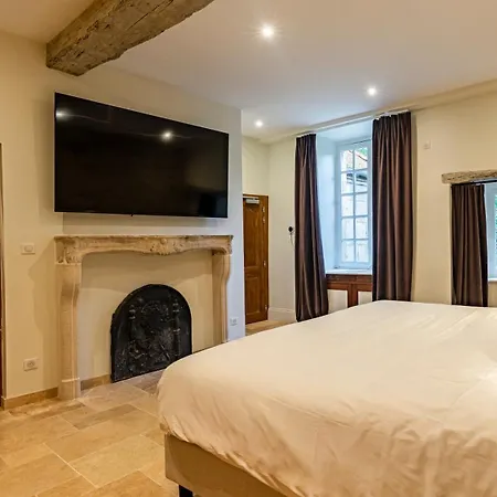 Hotel Les Remparts Et Demeures Historiques 4*