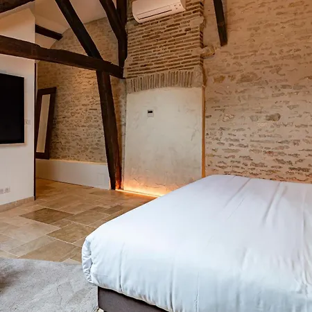 Les Remparts Et Demeures Historiques Hotel 4*