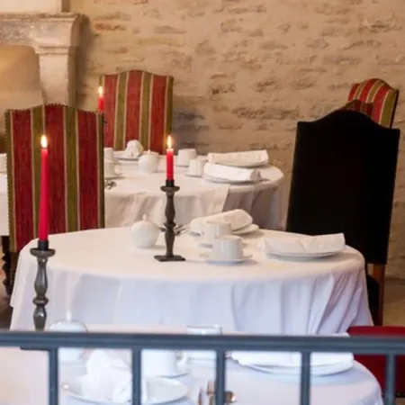 Les Remparts Et Demeures Historiques Hotel