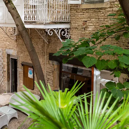 Hotel Les Remparts Et Demeures Historiques 4*