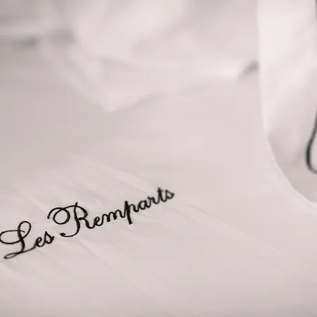 מלון Les Remparts Et Demeures Historiques