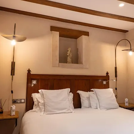 Les Remparts Et Demeures Historiques Beaune (Cote d'Or)