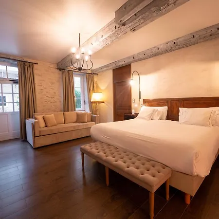 Hotel Les Remparts Et Demeures Historiques 4*