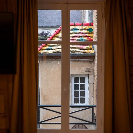 Les Remparts Et Demeures Historiques