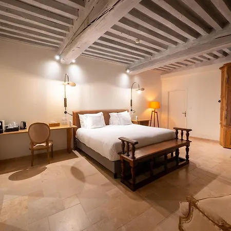Les Remparts Et Demeures Historiques Hotel