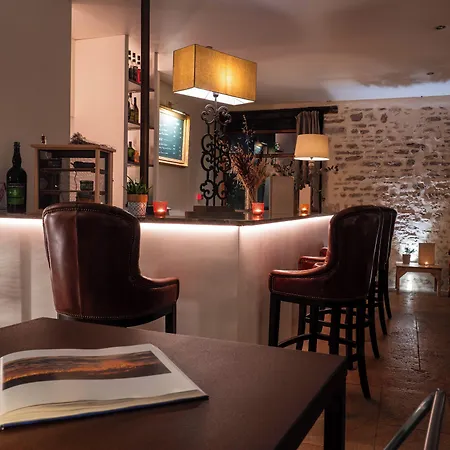 Les Remparts Et Demeures Historiques Hotel