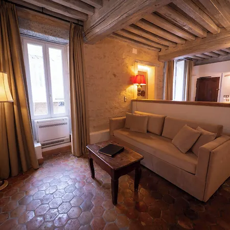 Les Remparts Et Demeures Historiques Beaune (Cote d'Or)