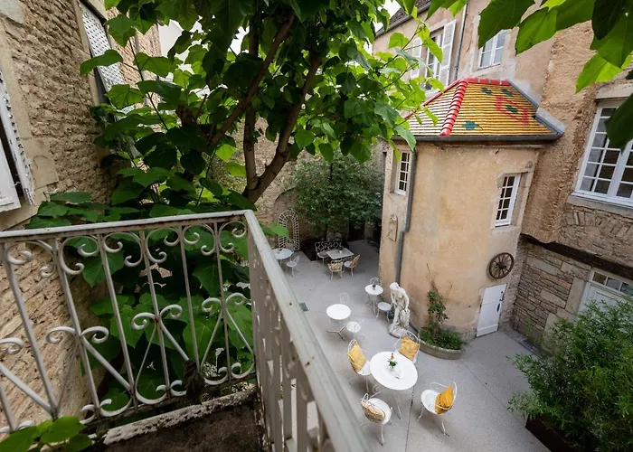 Les Remparts Et Demeures Historiques Hotel