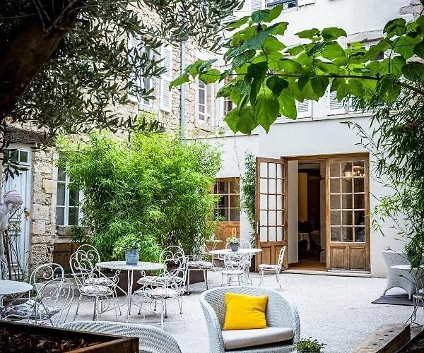 Hotel Les Remparts Et Demeures Historiques 4*