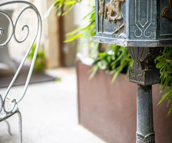 Hotel Les Remparts Et Demeures Historiques Beaune (Cote d'Or)