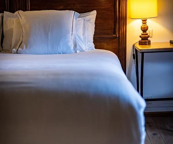 Les Remparts Et Demeures Historiques