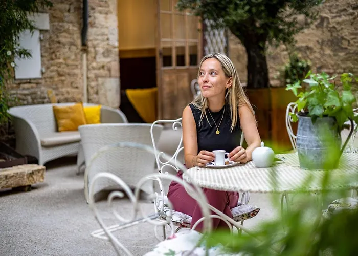 Les Remparts Et Demeures Historiques Hotel