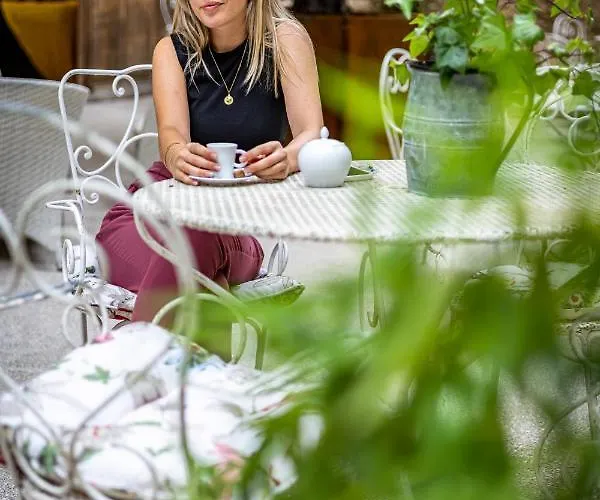 Les Remparts Et Demeures Historiques Готель Бон