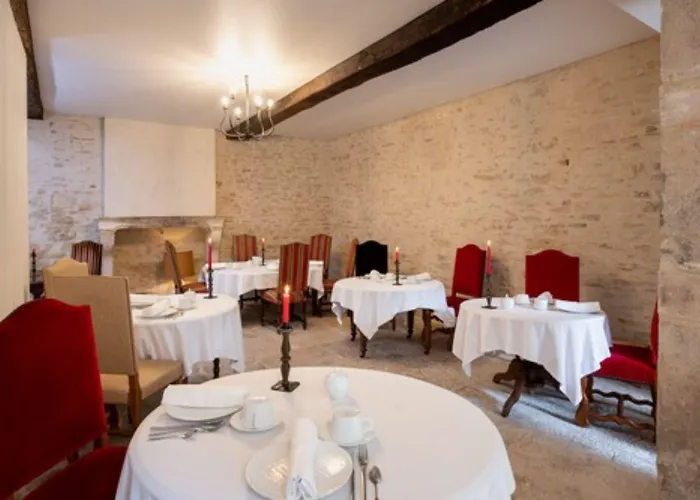 Les Remparts Et Demeures Historiques Готель 4*