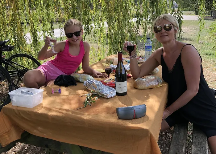 Les Remparts Et Demeures Historiques