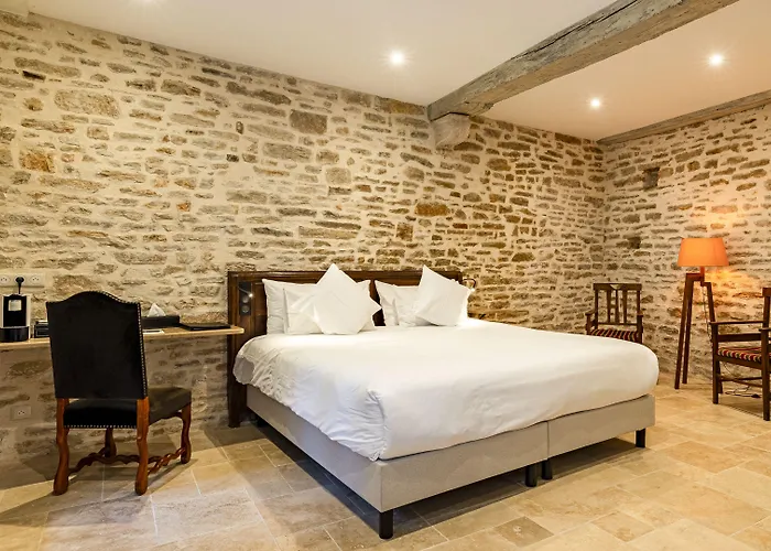 Hotel Les Remparts Et Demeures Historiques 4*