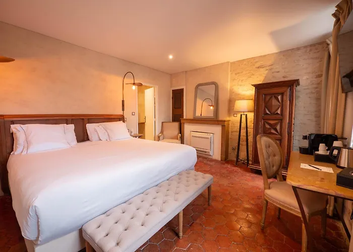 Hotel Les Remparts Et Demeures Historiques