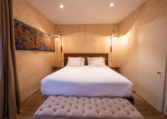 Les Remparts Et Demeures Historiques Hotel 4*