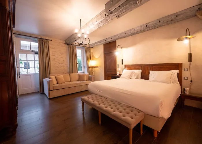 Hotel Les Remparts Et Demeures Historiques 4*