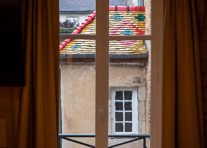 Les Remparts Et Demeures Historiques