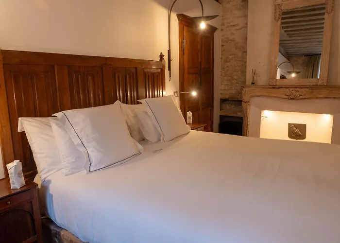Les Remparts Et Demeures Historiques Hotel 4*
