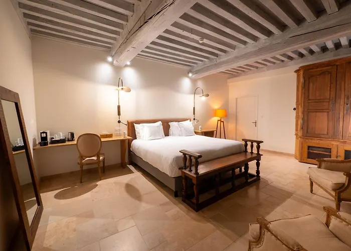 Les Remparts Et Demeures Historiques Hotel